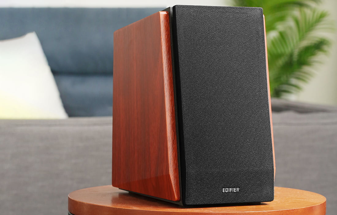 Edifier R1700BTs